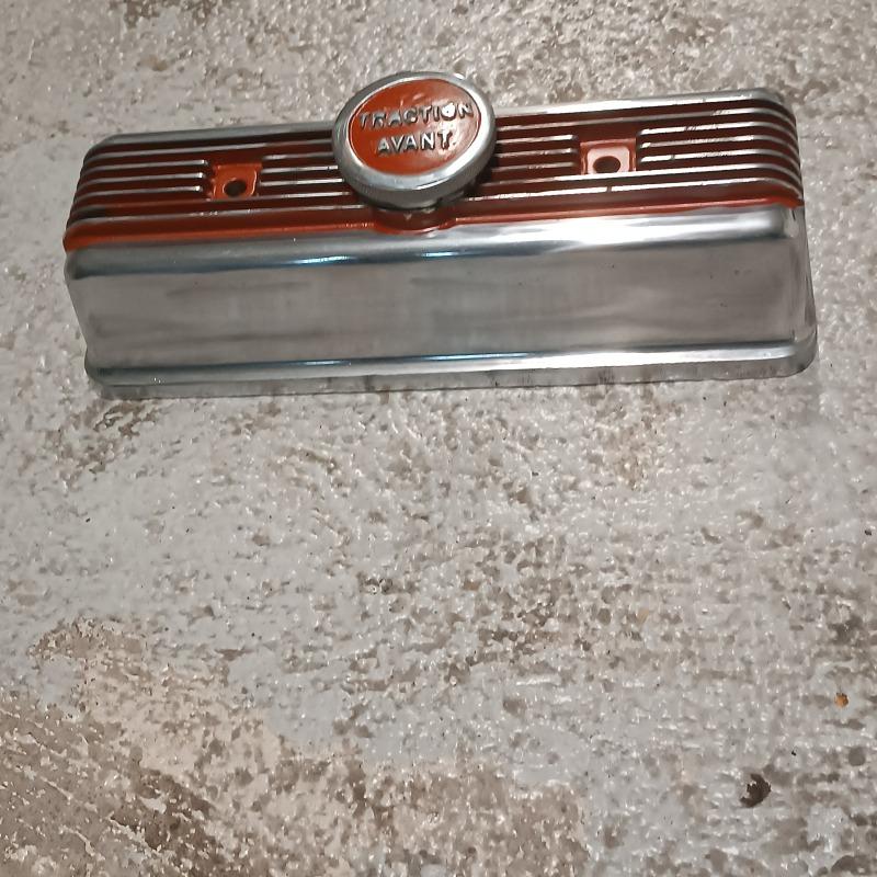 Cache CITROEN Traction LesAnciennes.com