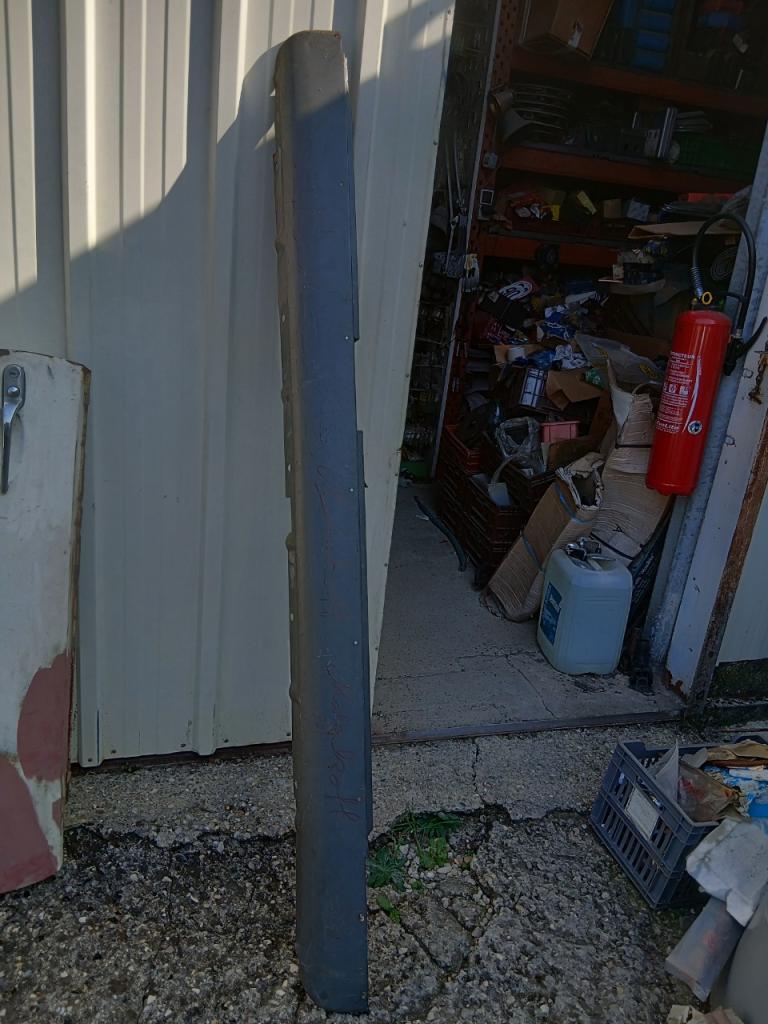 Bas de caisse PEUGEOT 403 LesAnciennes.com