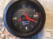 image_0-Montre volvo 240