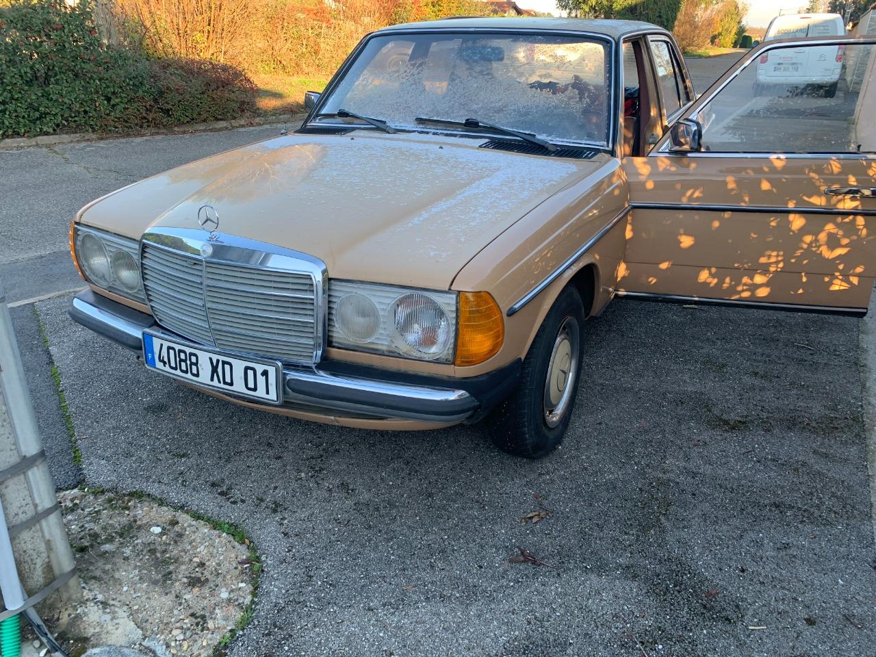 MERCEDES 200 - 1979 LesAnciennes.com