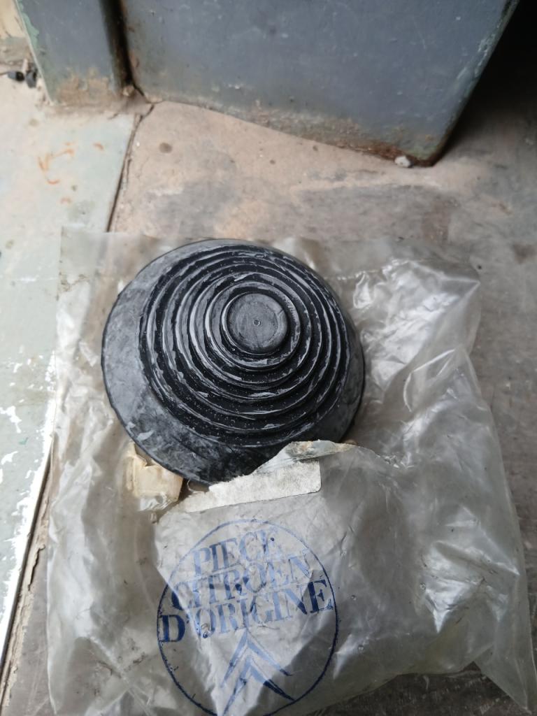 Caoutchouc CITROEN DS LesAnciennes.com