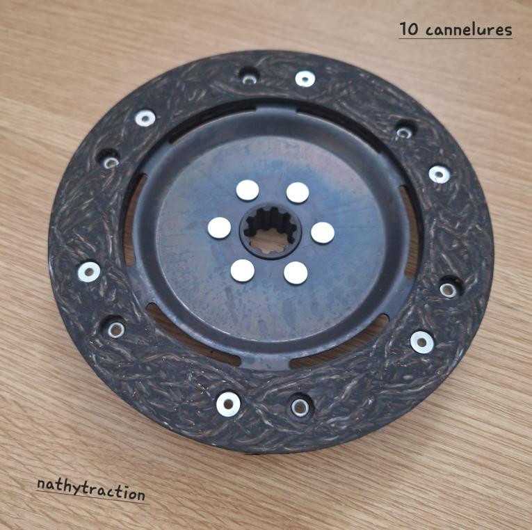 Un disque embrayage 10 cannelures plat pour 2CV LesAnciennes.com