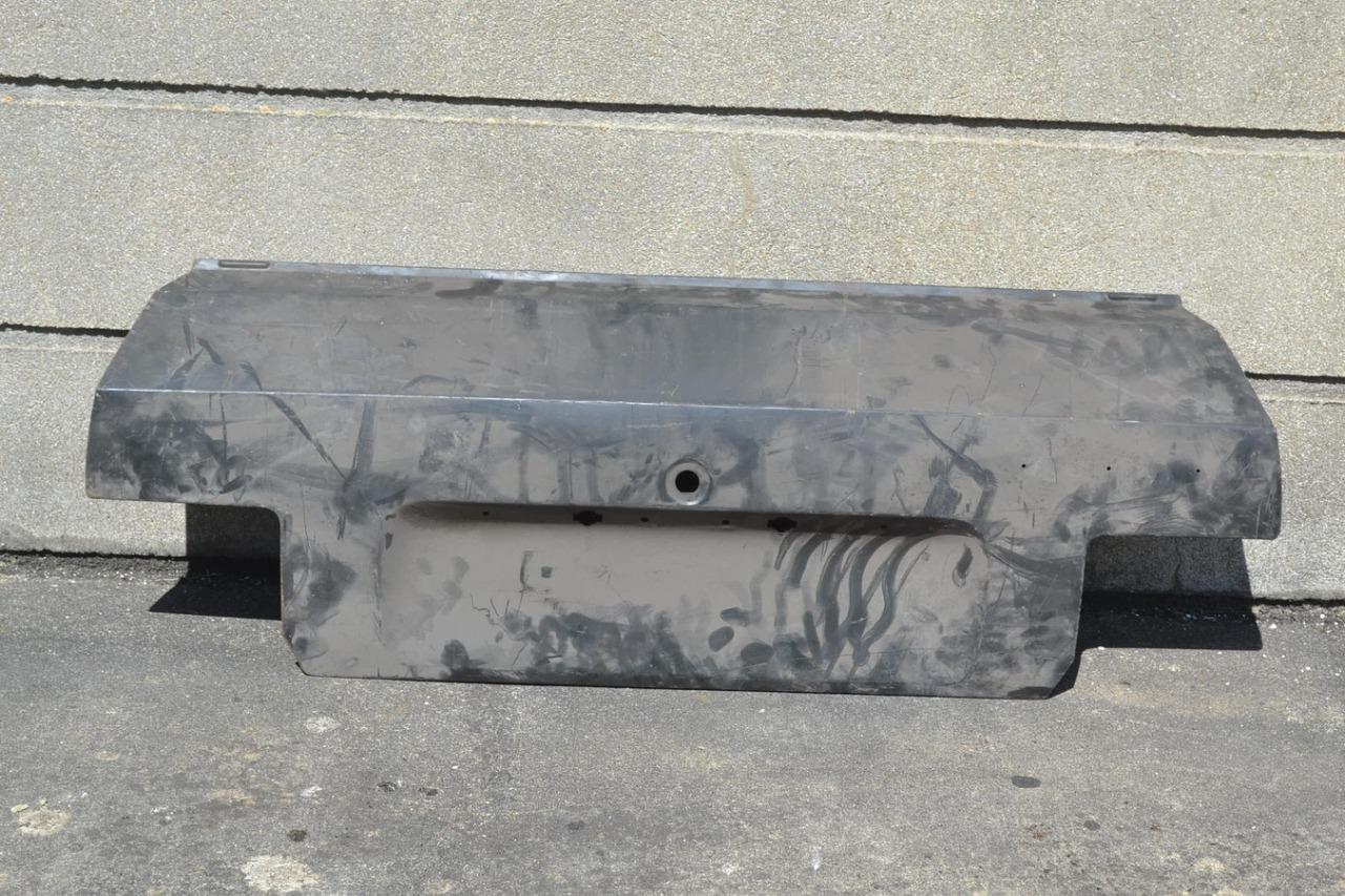 Hayon de coffre PEUGEOT 104 Berline, neuf LesAnciennes.com