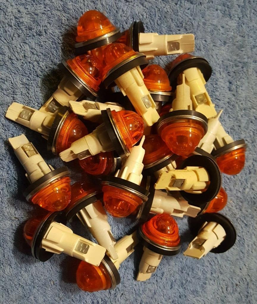 CLignotants FIAT 124 LesAnciennes.com