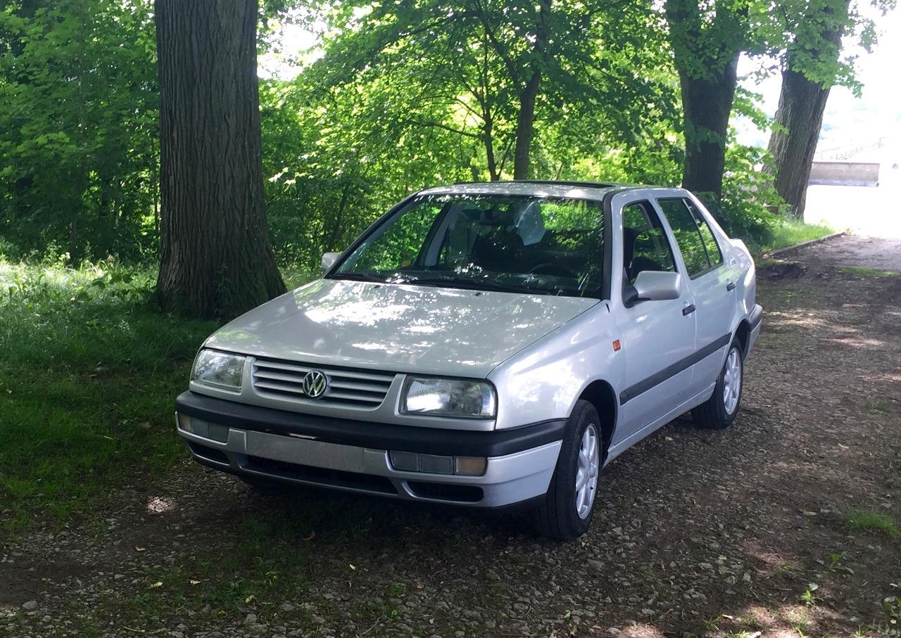 VOLKSWAGEN Vento 1.9 Tdi CL - 1996 LesAnciennes.com
