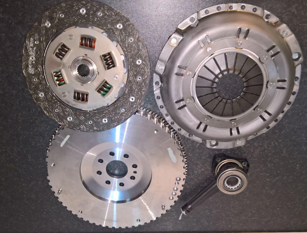 Embrayage RENAULT Clio V6 LesAnciennes.com