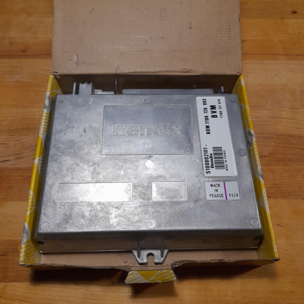 RENAULT 25 (R25) v6 turbo calculateur neuf LesAnciennes.com