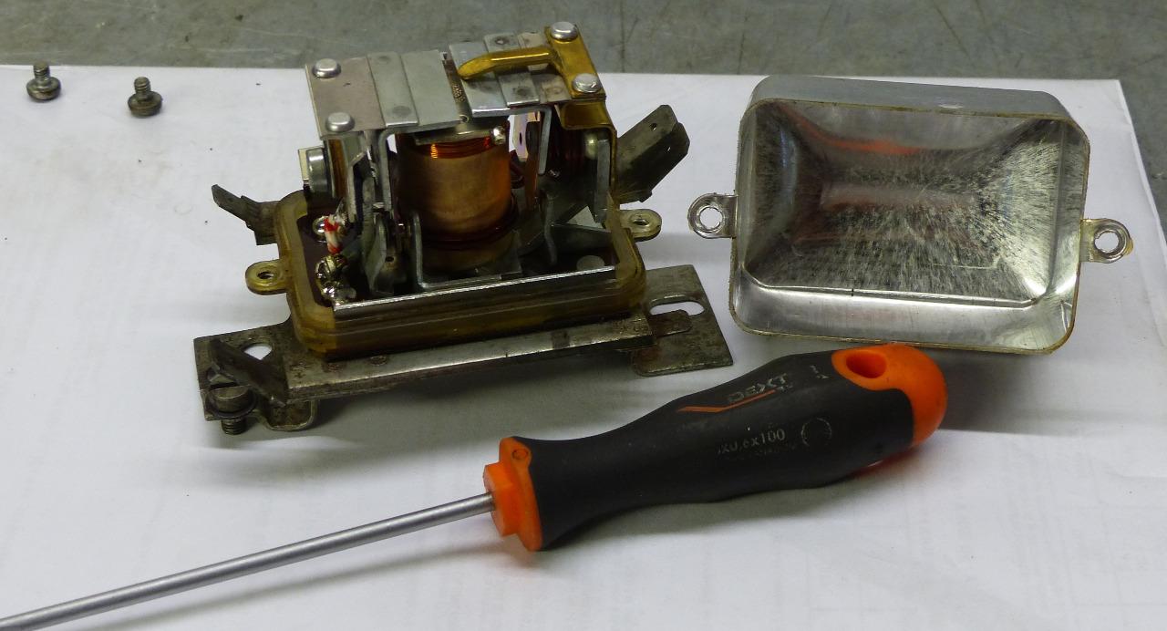 Régulateur W417 inconnu LesAnciennes.com