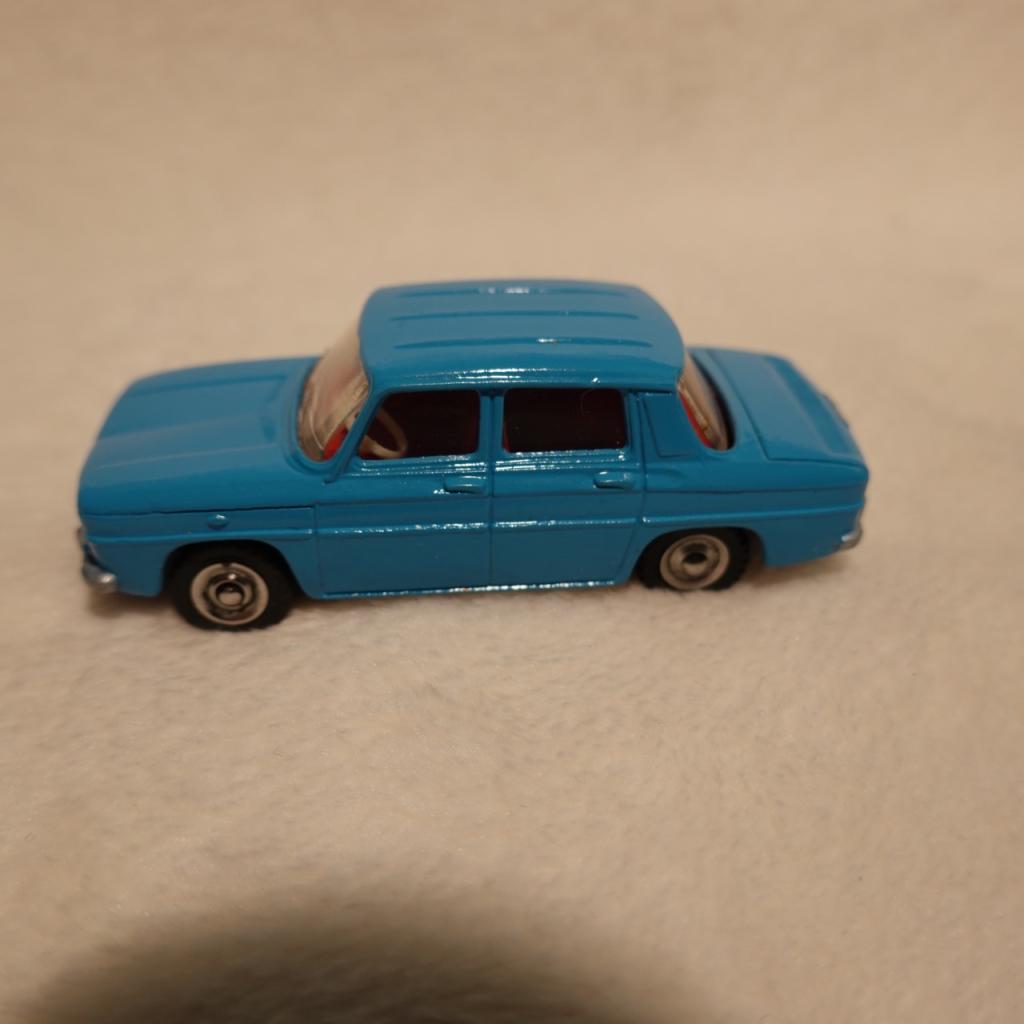 Renault 8 Dinky toy's LesAnciennes.com