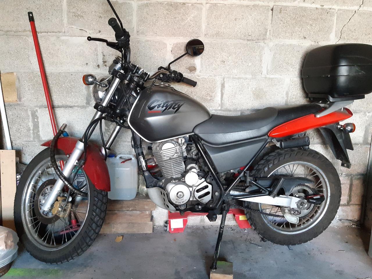 HONDA CLR125 CYTY FLY - 1999 LesAnciennes.com