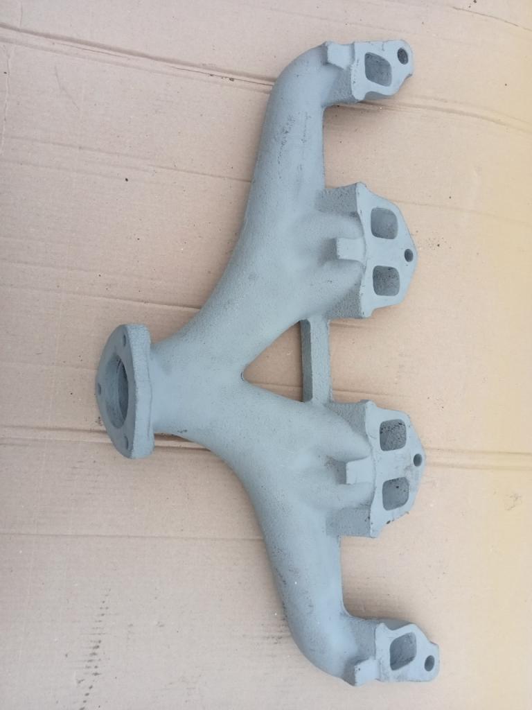 Tubulure d'échappement TRIUMPH TR6 LesAnciennes.com