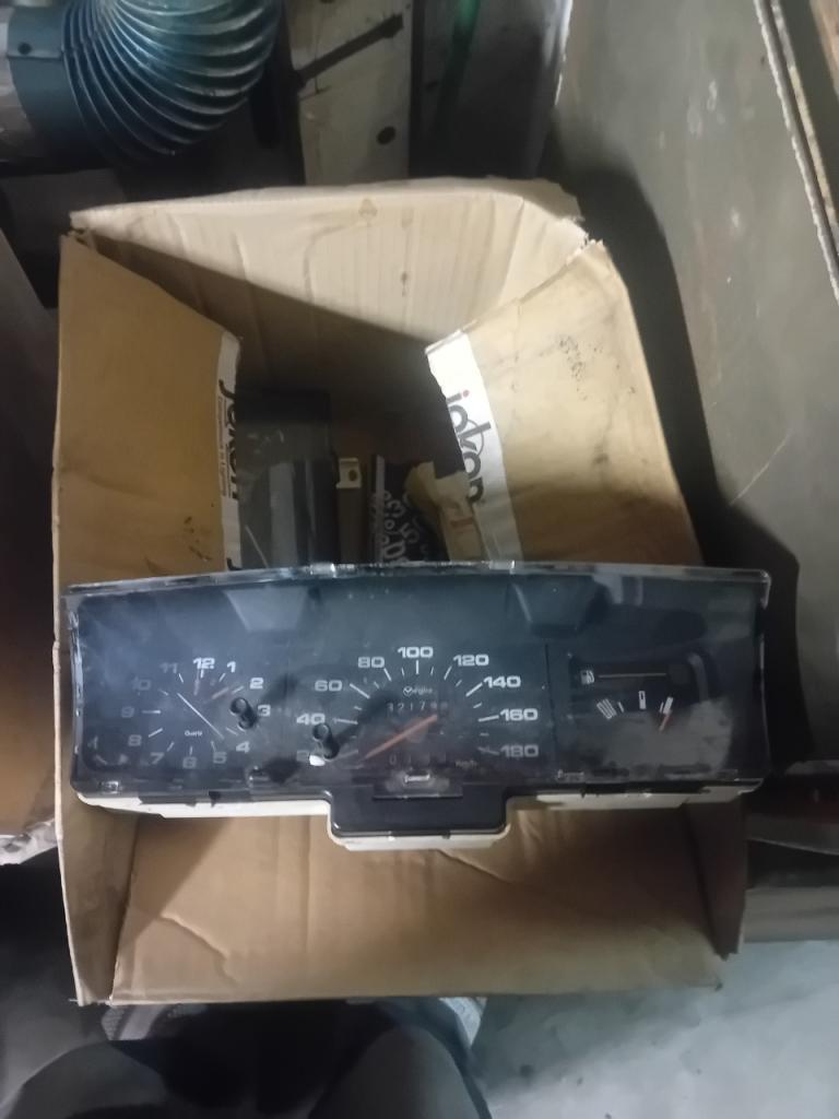 Compteur PEUGEOT 205 berlin LesAnciennes.com