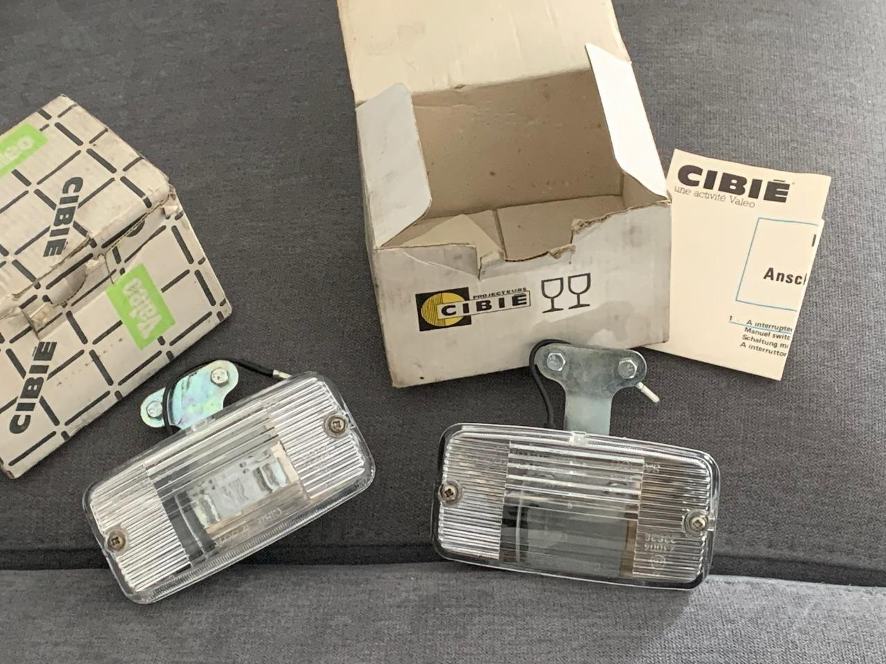 2 Feux de recul Citroën DS, ID, A110, A310, R8 G, LesAnciennes.com