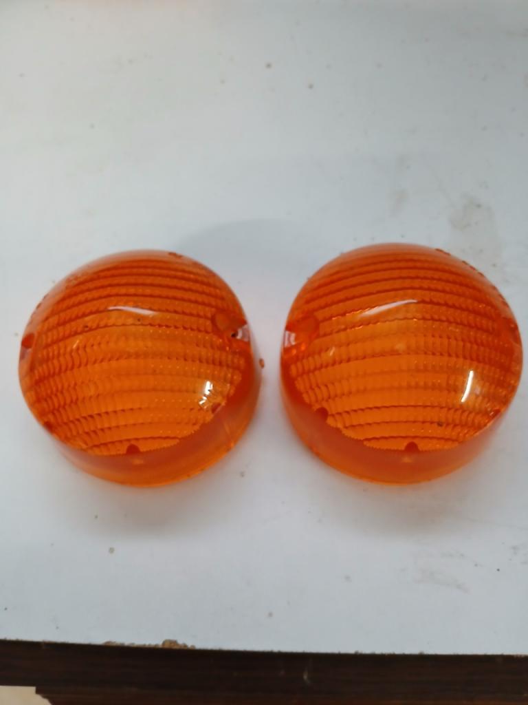 Cabochons clignotants LesAnciennes.com