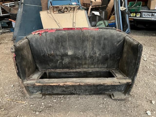 BANQUETTE AVANT ANCETRE LesAnciennes.com