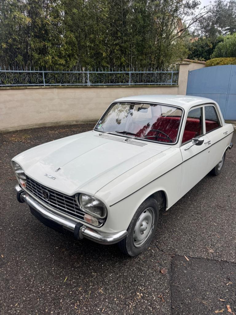 PEUGEOT 204 Berline - 1967 LesAnciennes.com