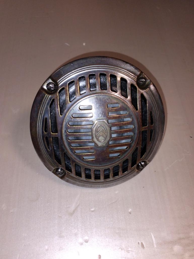 Klaxon CITROEN Traction LesAnciennes.com