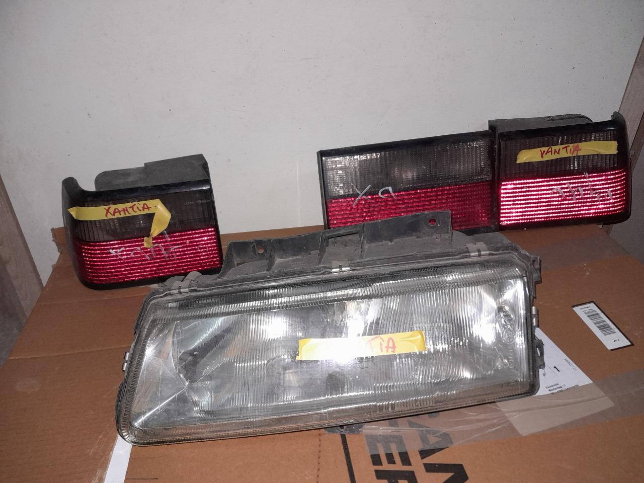 Lot de phares citroen xantia LesAnciennes.com