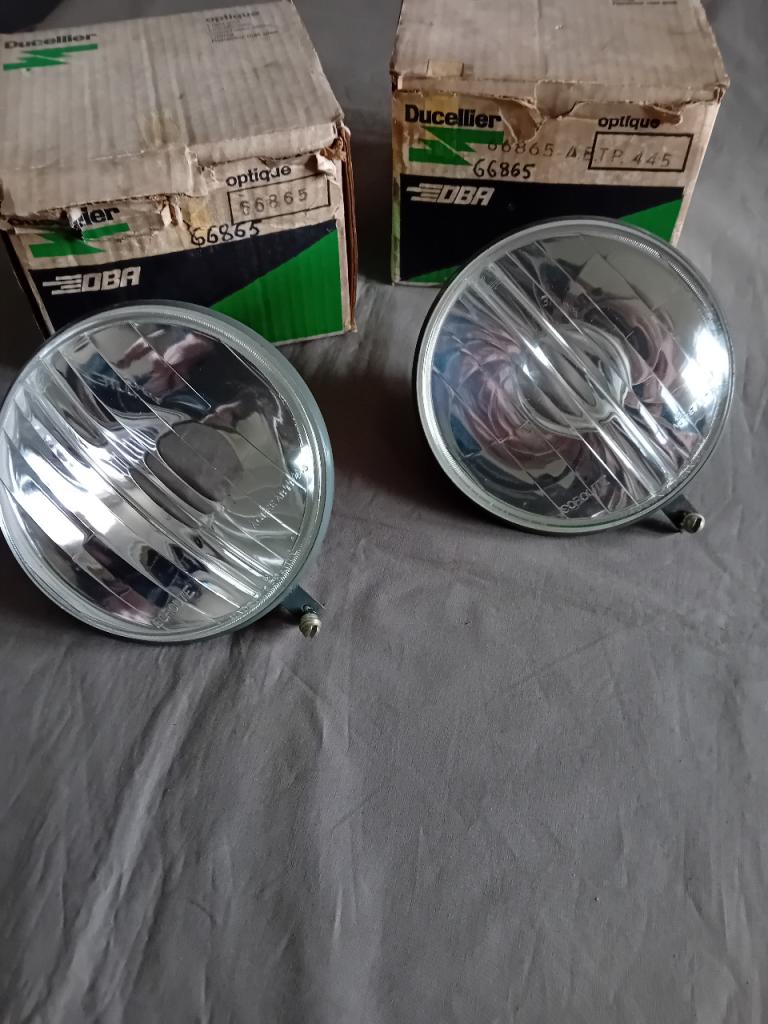 Phares CITROEN 2CV A LesAnciennes.com