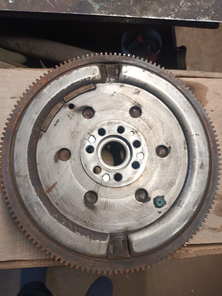 Pièces RENAULT Scenic 3 volant moteur LesAnciennes.com