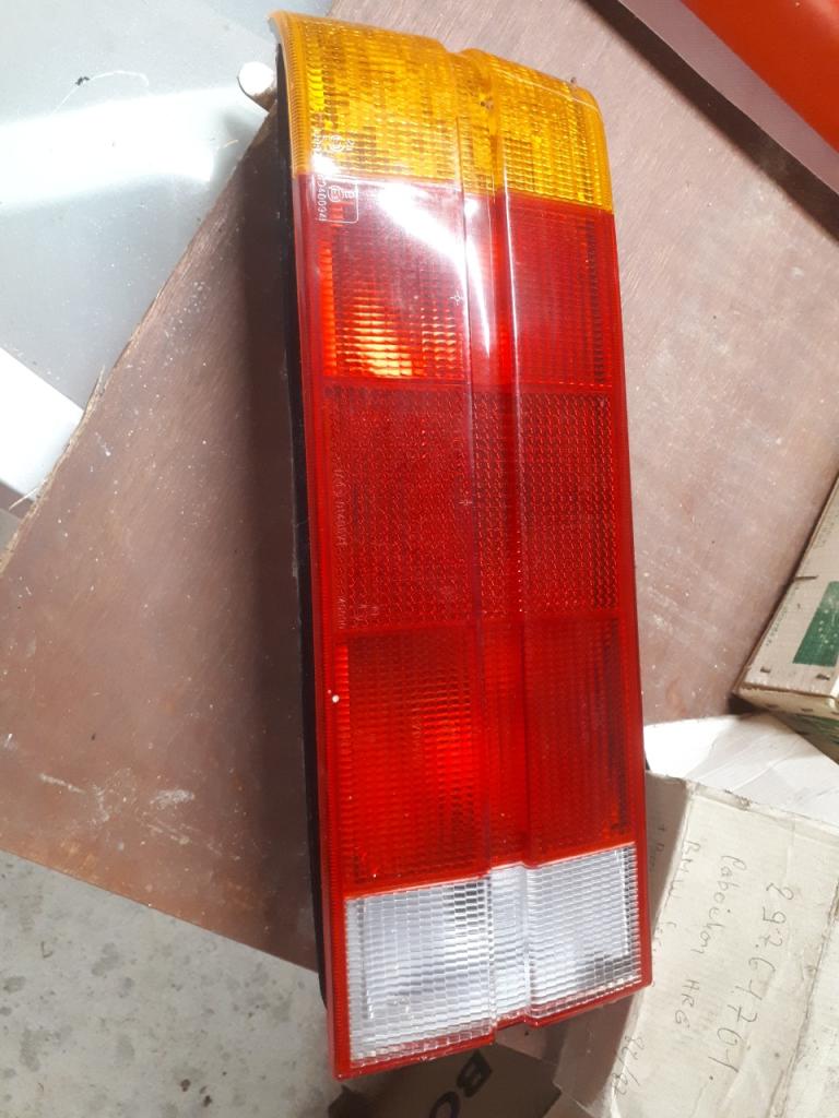 Feu arrière BMW Série 3 e30 LesAnciennes.com