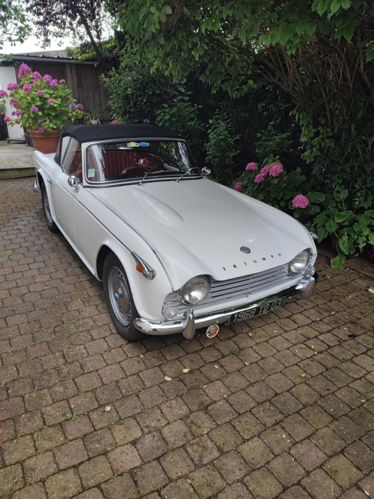TRIUMPH TR4A IRS - 1968 LesAnciennes.com
