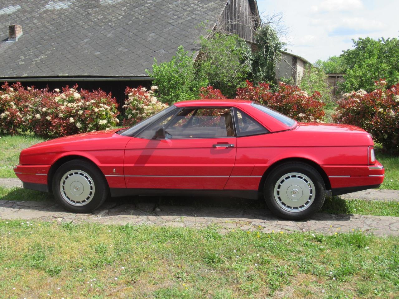 CADILLAC Allanté - 1989 LesAnciennes.com