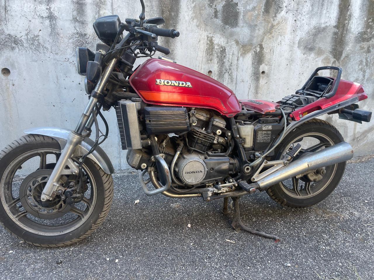 HONDA VF 750 - 1983 LesAnciennes.com