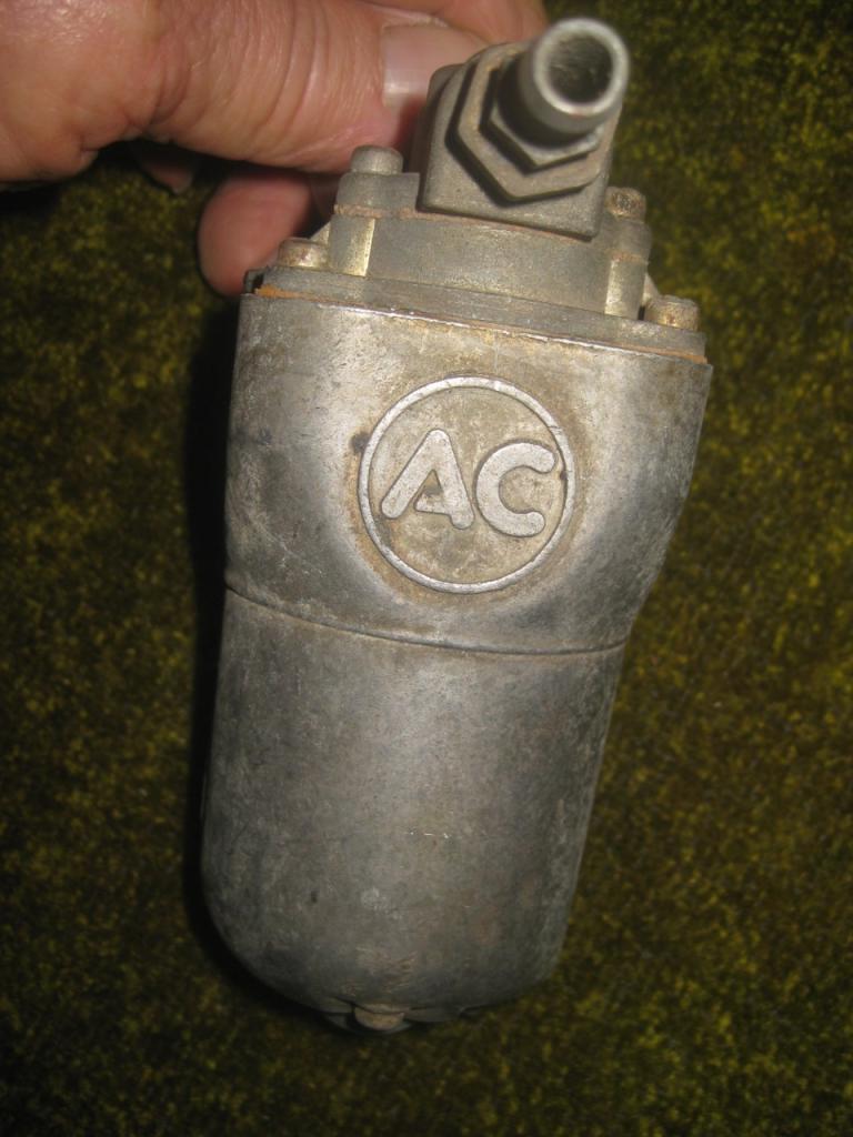 Pompe à essence AC 6 volts LesAnciennes.com