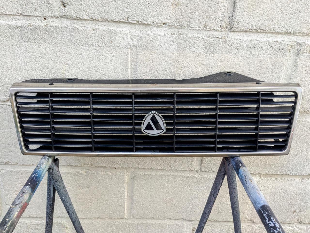 Calandre AUTOBIANCHI Y10 LesAnciennes.com