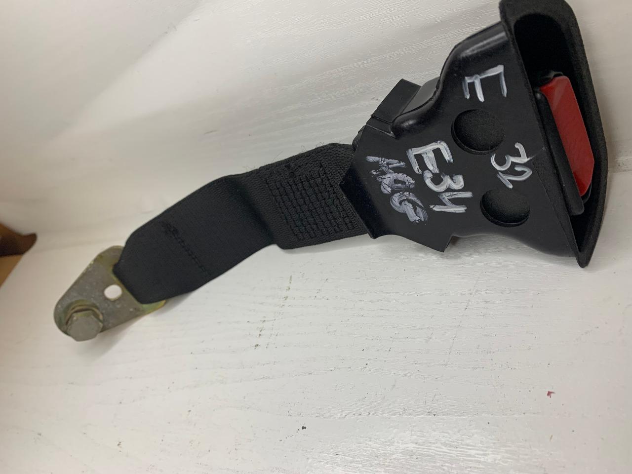 Attache sangle ceinture AR BMW E 34/32 LesAnciennes.com