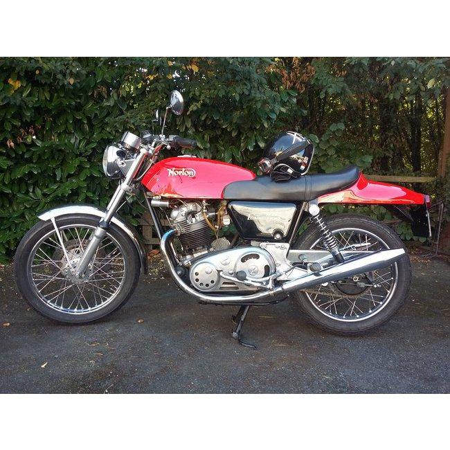 NORTON 750 Fastback - 1973 LesAnciennes.com