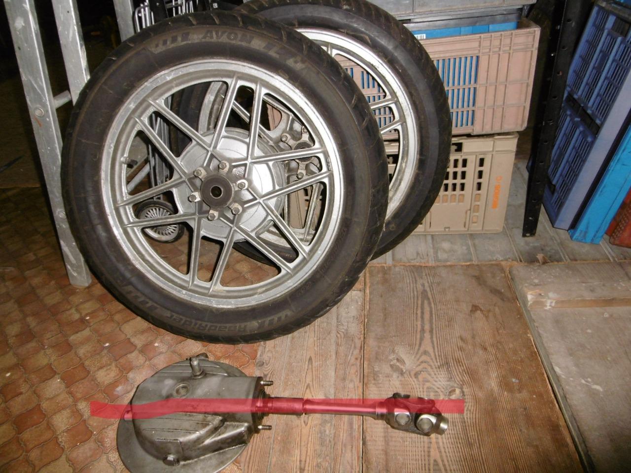 Roues MOTO GUZZI California LesAnciennes.com