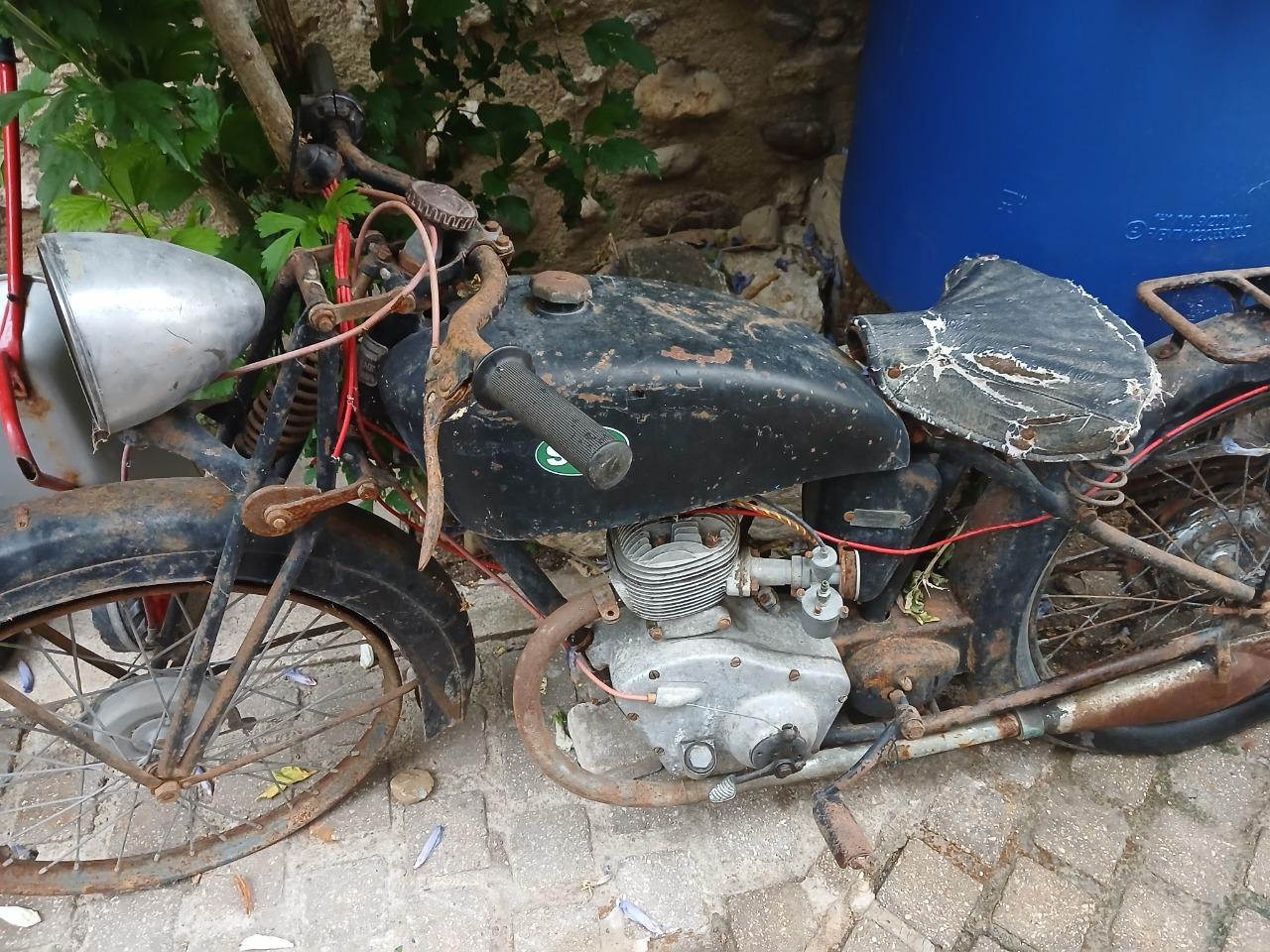 MOTOBECANE 125 LT - 1950 LesAnciennes.com
