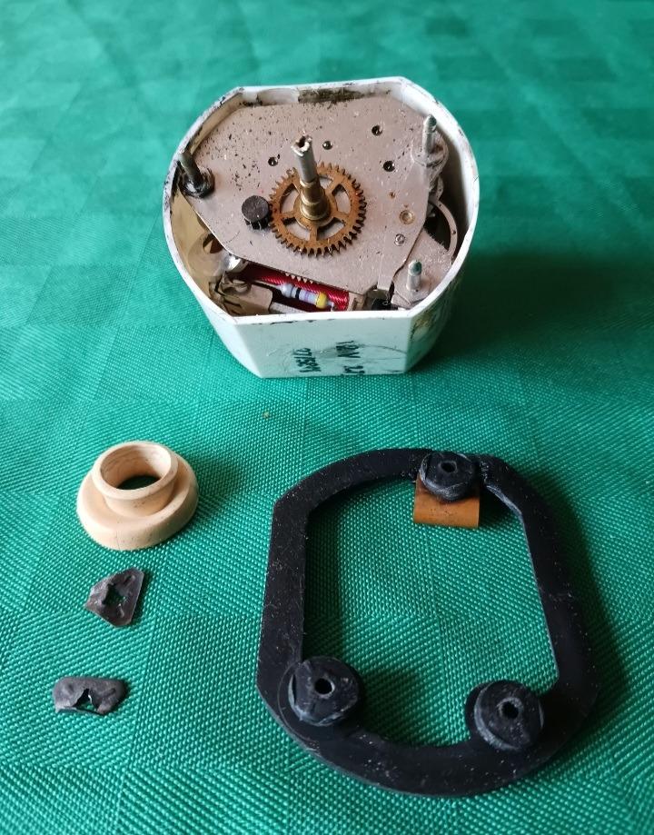 Ricambi PORSCHE 911 HORLOGE 1969 LesAnciennes.com