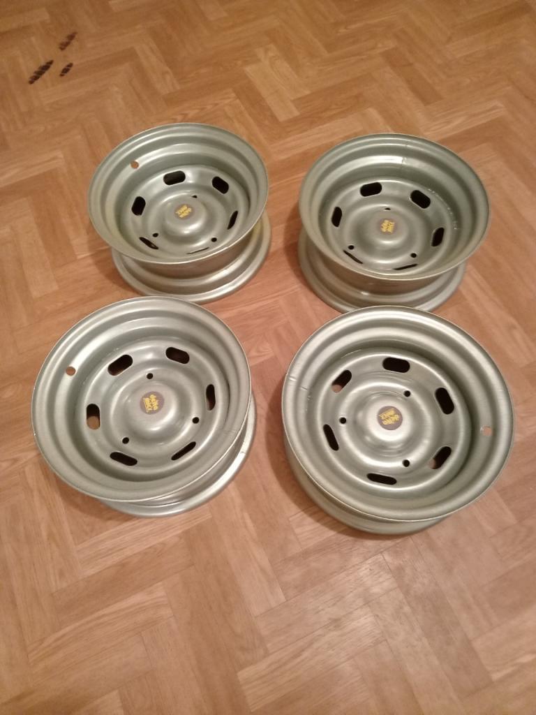 Jantes RENAULT 8 (R8) r1135 gordini LesAnciennes.com