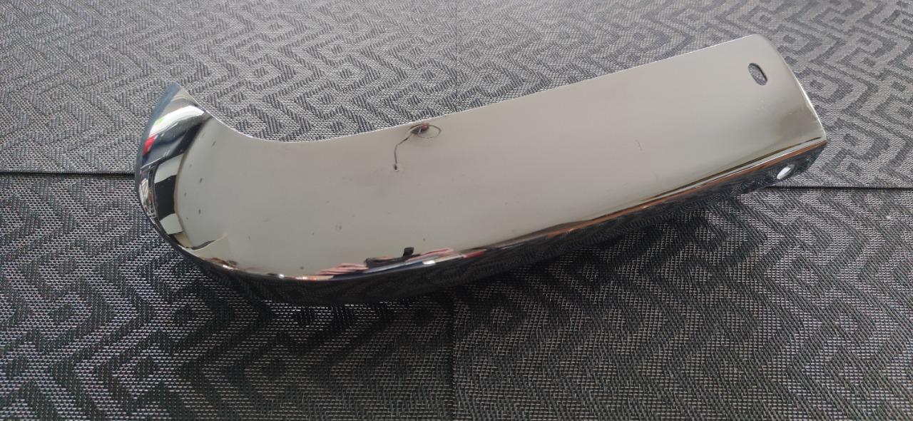 Crosse arrière gauche pare chocs SIMCA 1300 LesAnciennes.com