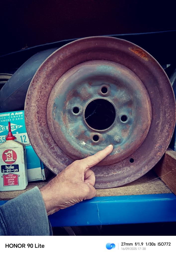 Tableau de bord DATSUN Cherry 100A TYPE LE10 LesAnciennes.com