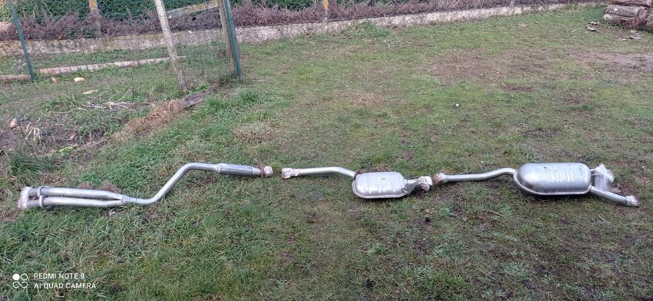 Ligne MERCEDES 230 E W124 LesAnciennes.com