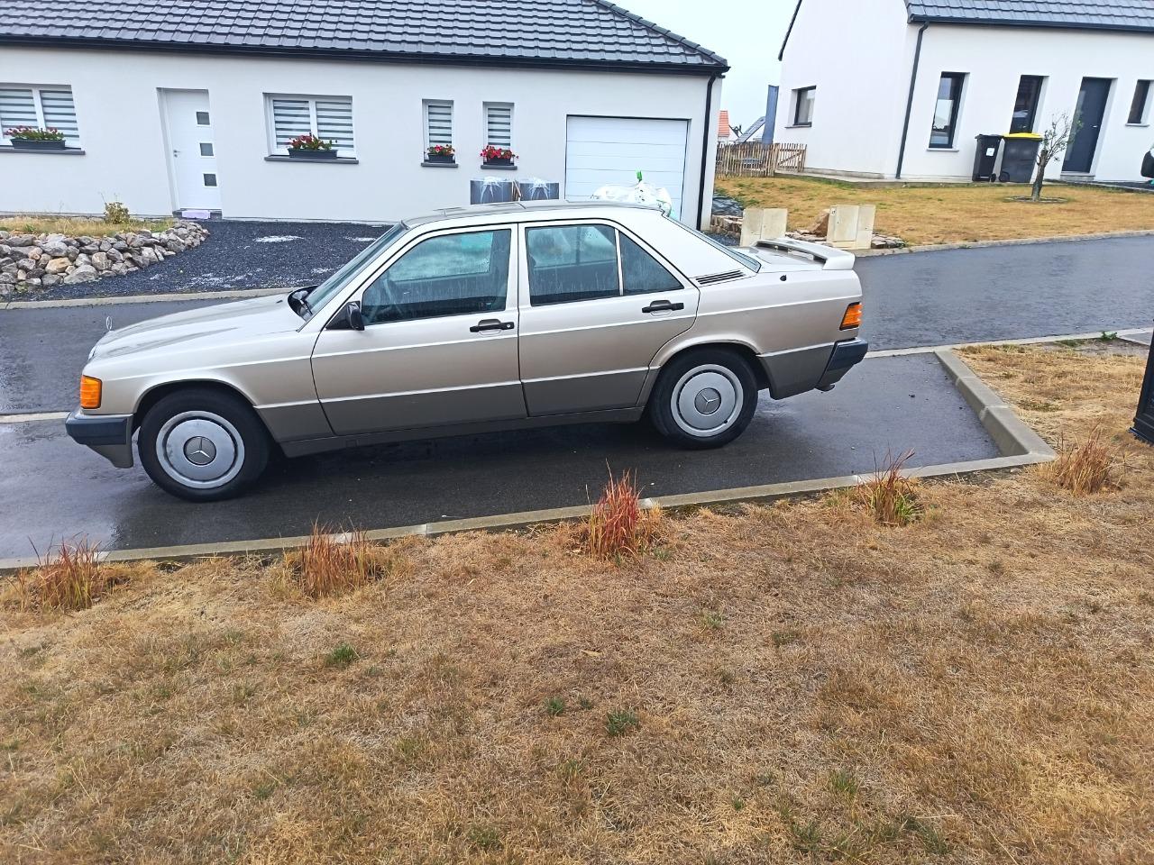 MERCEDES 190 E - 1990 LesAnciennes.com