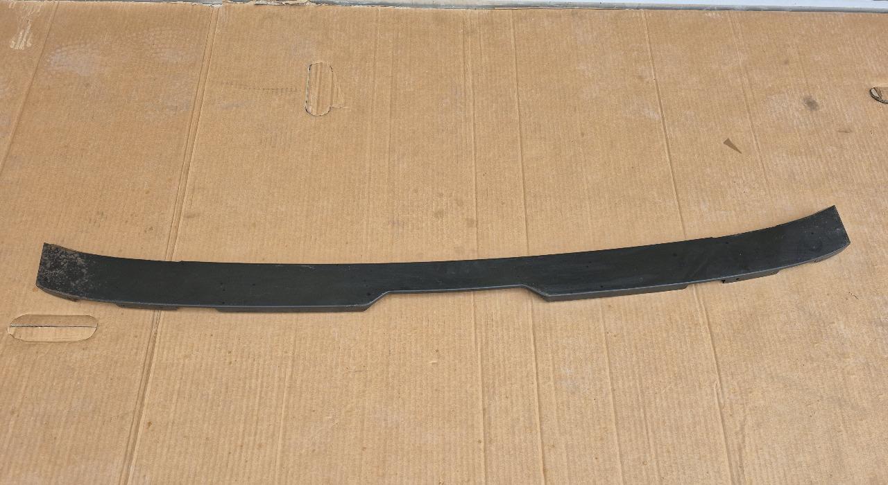 Plage de Pare Choc AR PEUGEOT 204 LesAnciennes.com