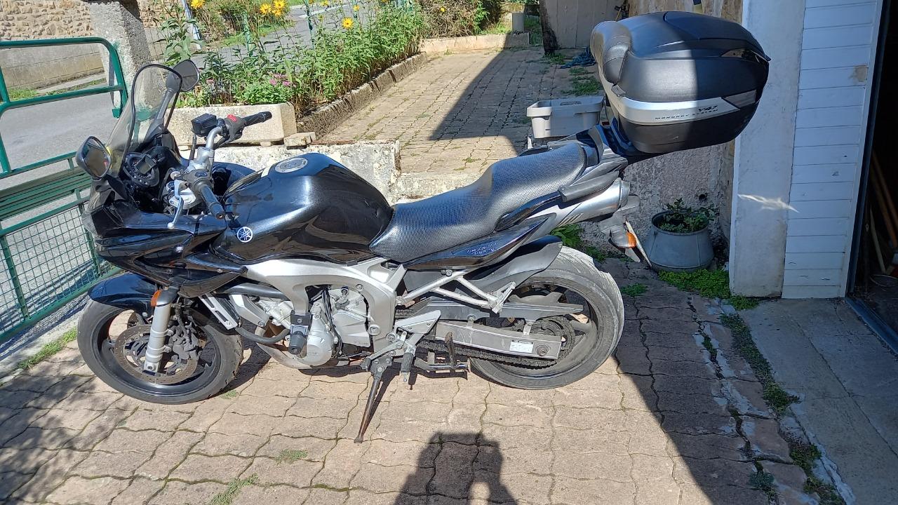 YAMAHA FZ 600 FZS Fazer LesAnciennes.com