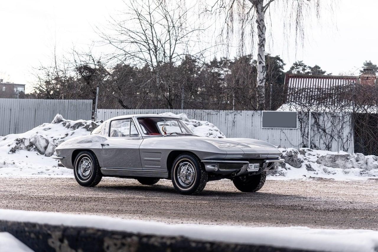 1963 Chevrolet Corvette 'Split Window' Stingray LesAnciennes.com