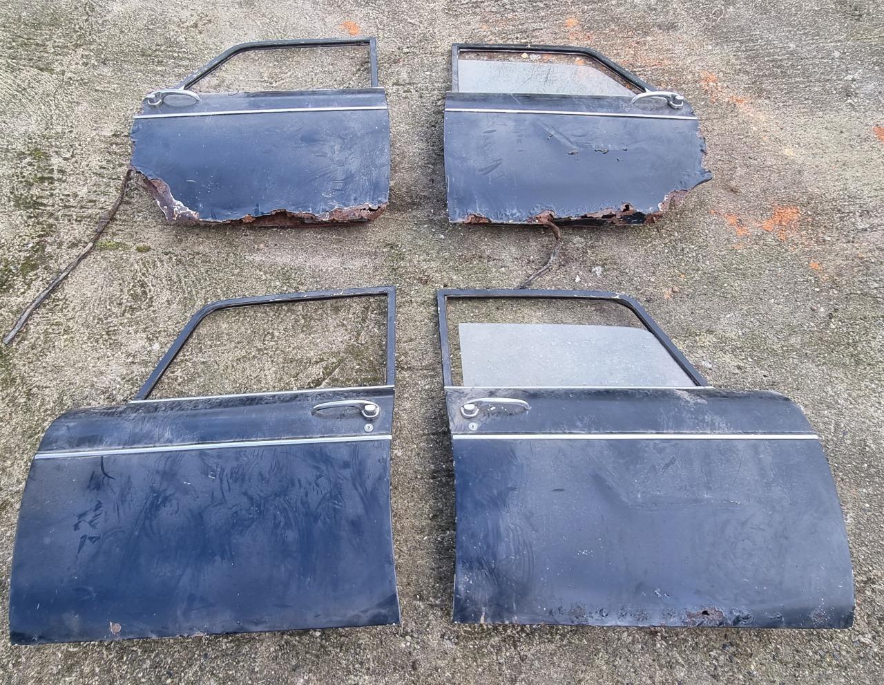 PEUGEOT 404 LesAnciennes.com