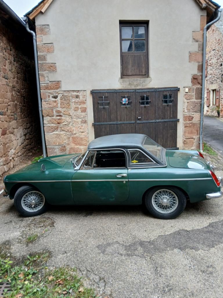 MG MGB Cabriolet - 1965 LesAnciennes.com