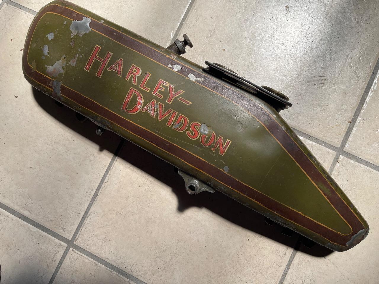 Réservoir HARLEY DAVIDSON 1000 j1918 LesAnciennes.com
