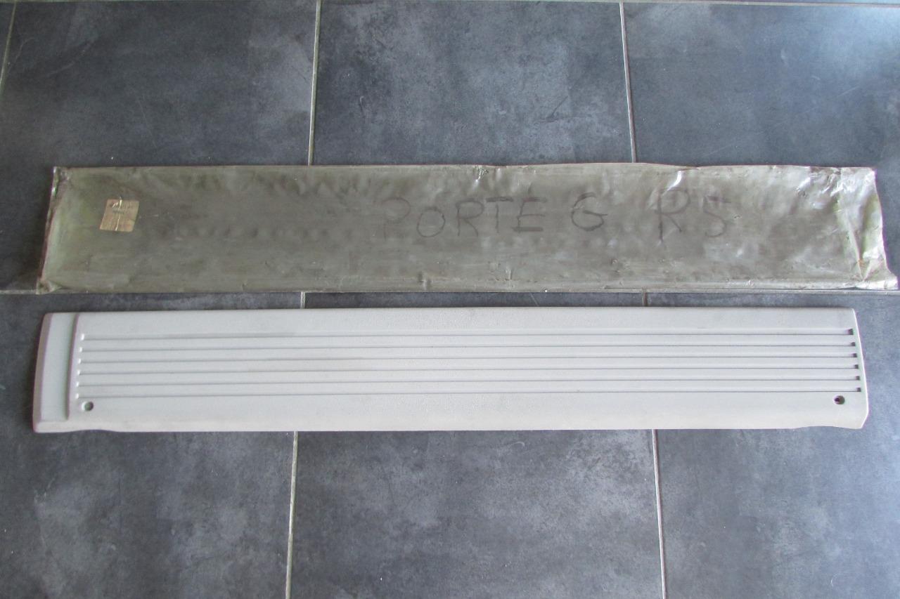 Baguette gris clair gauche RENAULT 5 (R5) 3 portes LesAnciennes.com