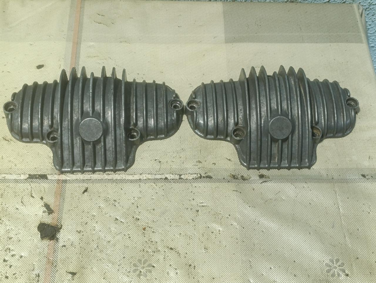 Couvercles soupapes Ducati 250, 350, 450. LesAnciennes.com