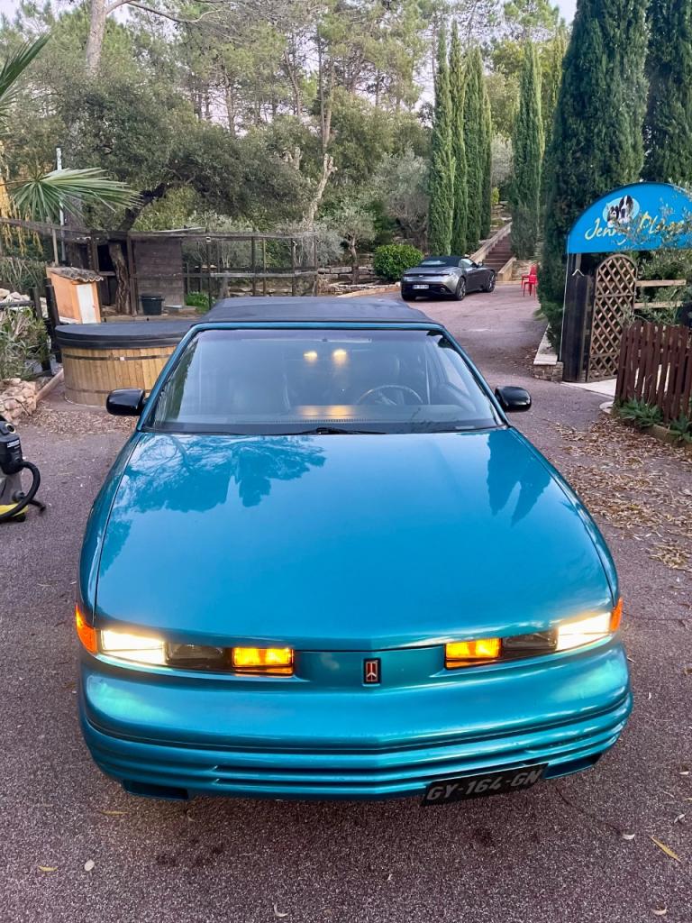 OLDSMOBILE Cutlass Supreme - 1993 LesAnciennes.com