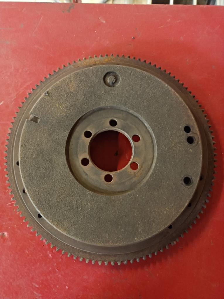 Volant moteur PEUGEOT 404 LesAnciennes.com